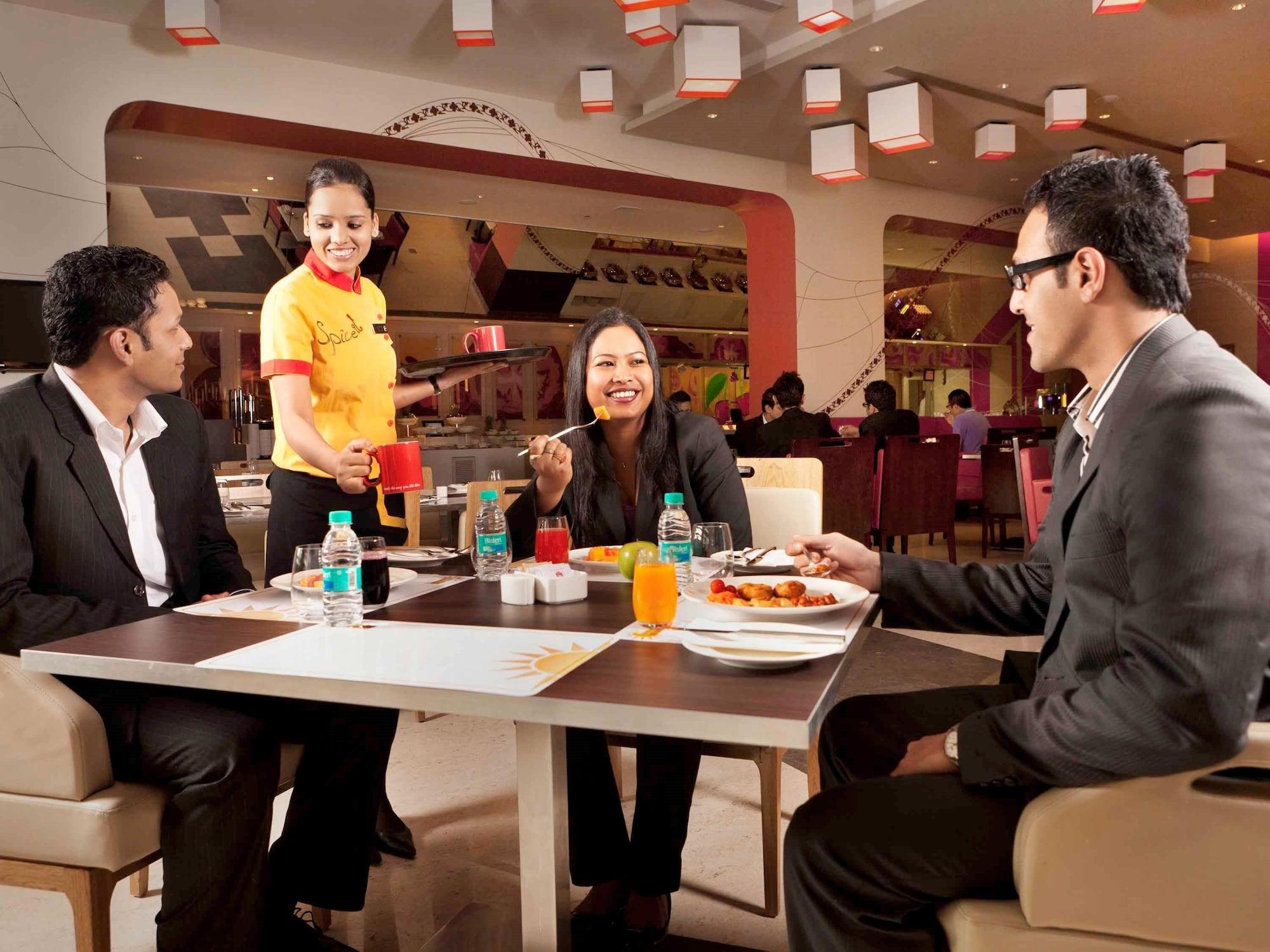 Ibis Bengaluru Outer Ring Road Hotell Exteriör bild